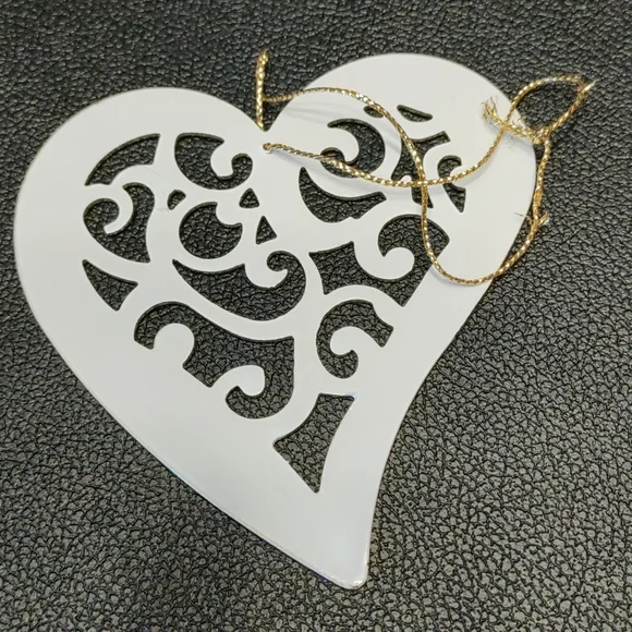 Victoria's Secret filigree heart ornament - Picture 6 of 8